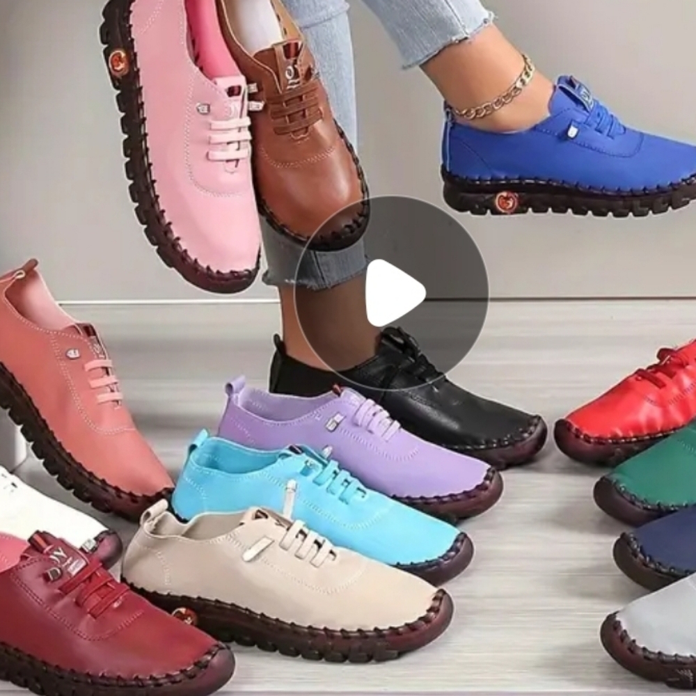 Woman's Flat Sneakers